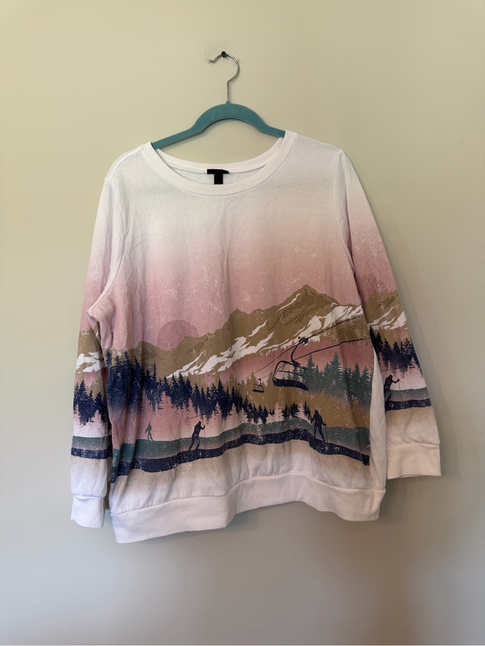 Torrid cozy ski scene crew neck sweatshirt size 2 (2XL)